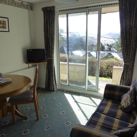 Plas Heulog Holiday Accommodation คลานแวร์เว็คคัน ภายนอก รูปภาพ