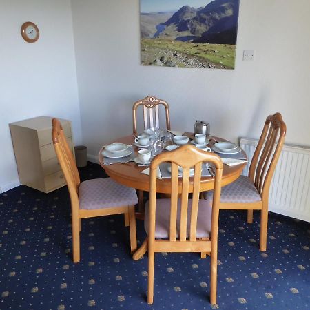 Plas Heulog Holiday Accommodation คลานแวร์เว็คคัน ภายนอก รูปภาพ