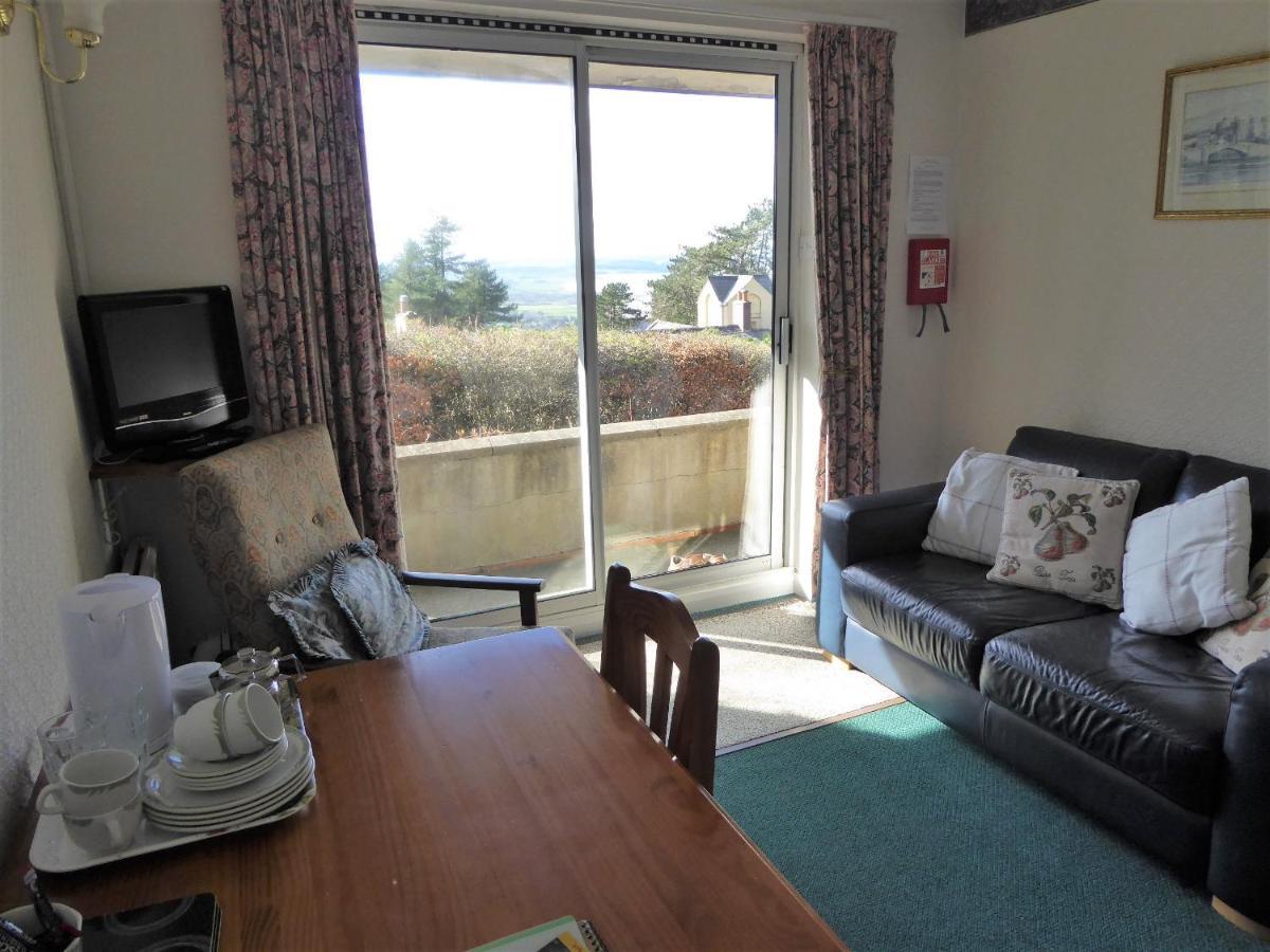 Plas Heulog Holiday Accommodation คลานแวร์เว็คคัน ภายนอก รูปภาพ