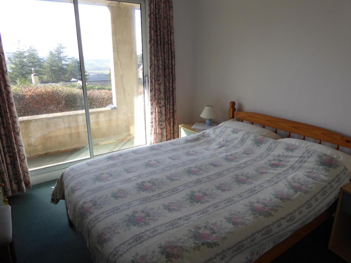 Plas Heulog Holiday Accommodation คลานแวร์เว็คคัน ภายนอก รูปภาพ