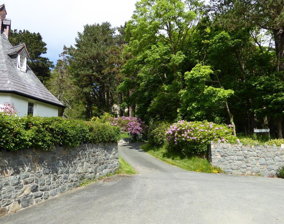Plas Heulog Holiday Accommodation คลานแวร์เว็คคัน ภายนอก รูปภาพ